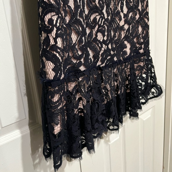 NANETTE LEPORE LIKE NEW NAVY LACE ILLUSION FLOUNCE HEM DRESS SIZE 4 - Picture 12 of 13